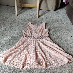 Peachy Pink Lined Lace Dress With Cut Out Waist Size Medium